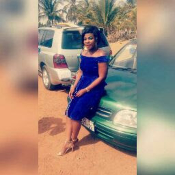 Meet your Posher, Lucia - Picture 1 of 1